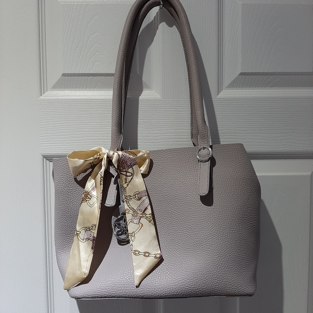 Like New Blush Purse Handbag in Mauve